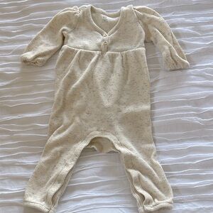 Baby Gap romper speckled oatmeal